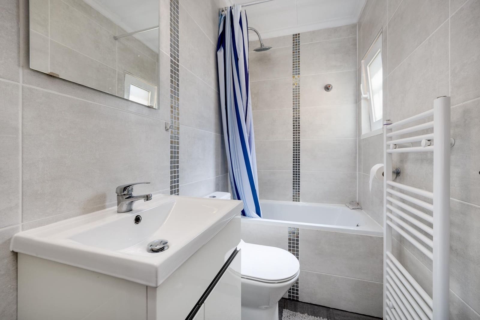 3 bedroom Villa for sale in San Fulgencio with pool - € 230,000 (Ref: 9513739)