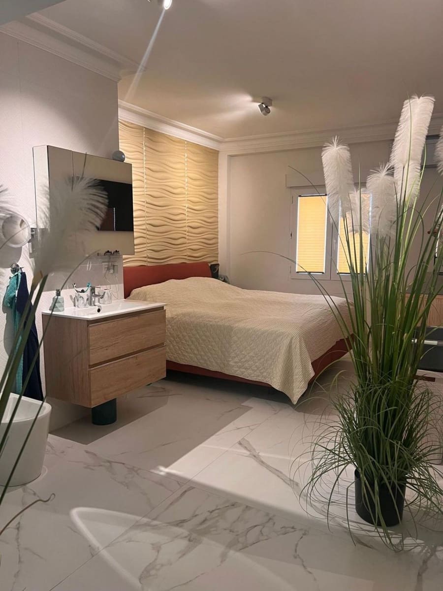 Apartamento de 3 habitaciones en Torrevieja en venta - 480.000 € (Ref: 9513755)