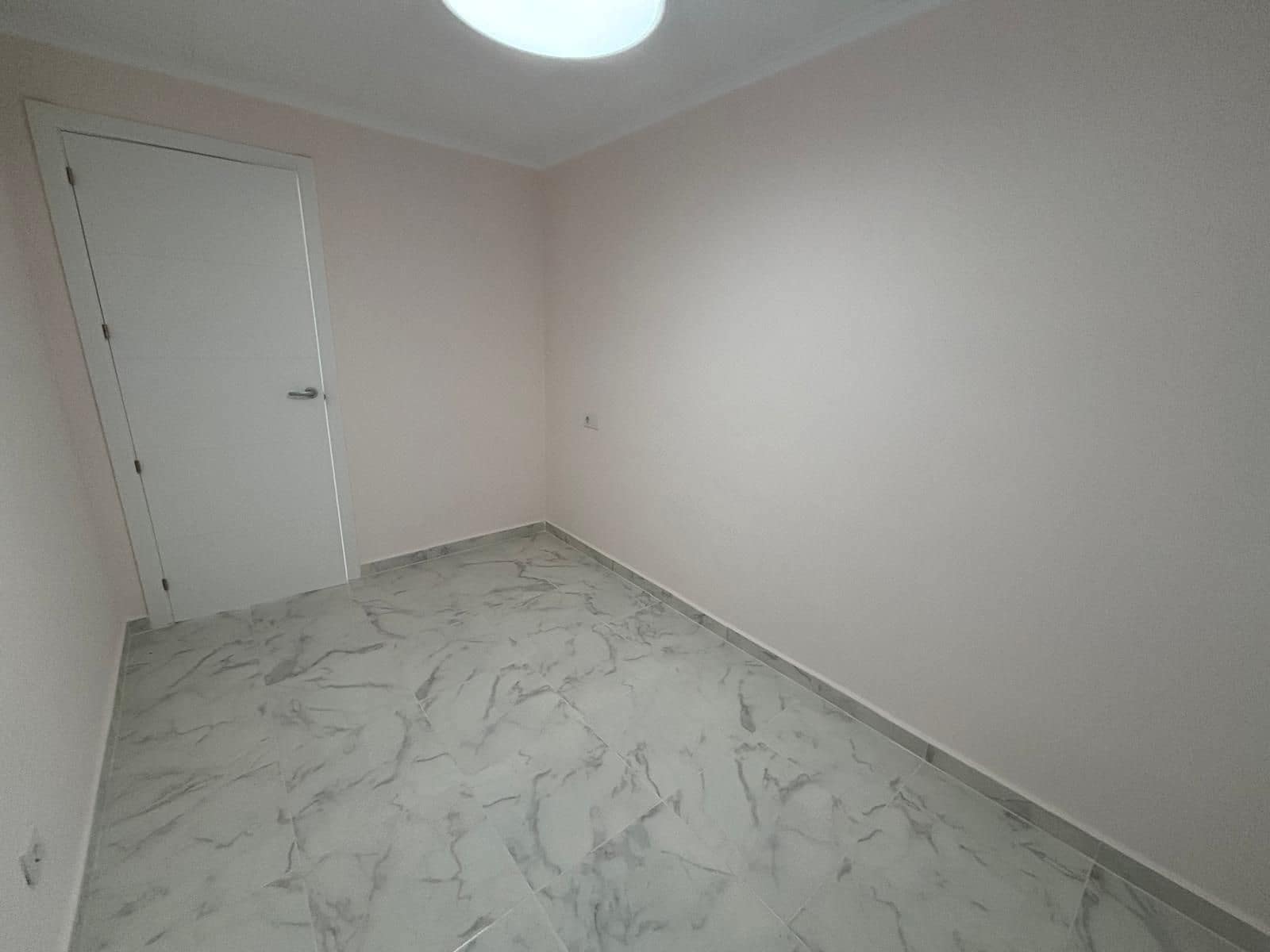 3 chambre Penthouse à vendre à Torrevieja avec piscine - 335 000 € (Ref: 9513761)