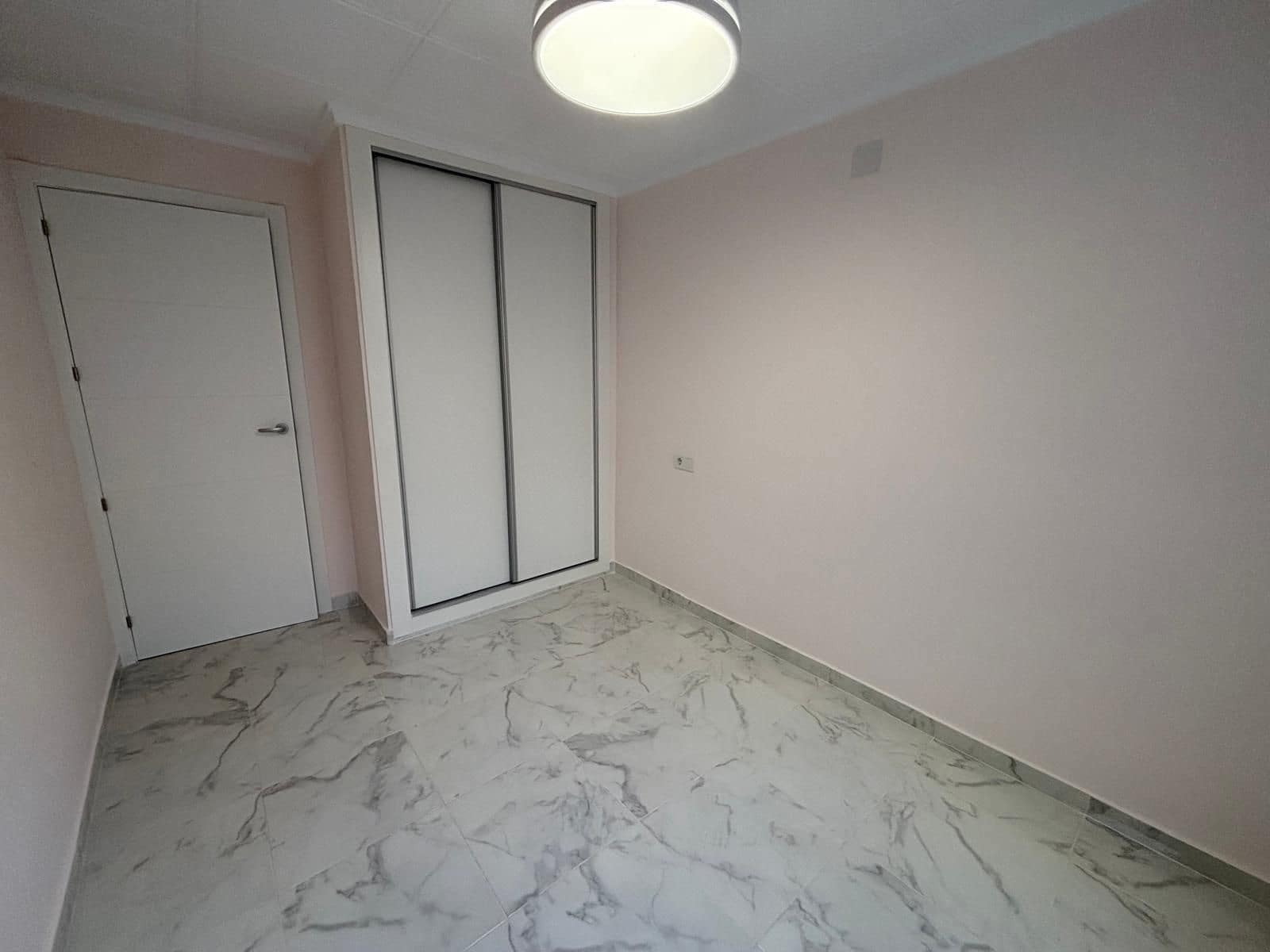 3 chambre Penthouse à vendre à Torrevieja avec piscine - 335 000 € (Ref: 9513761)