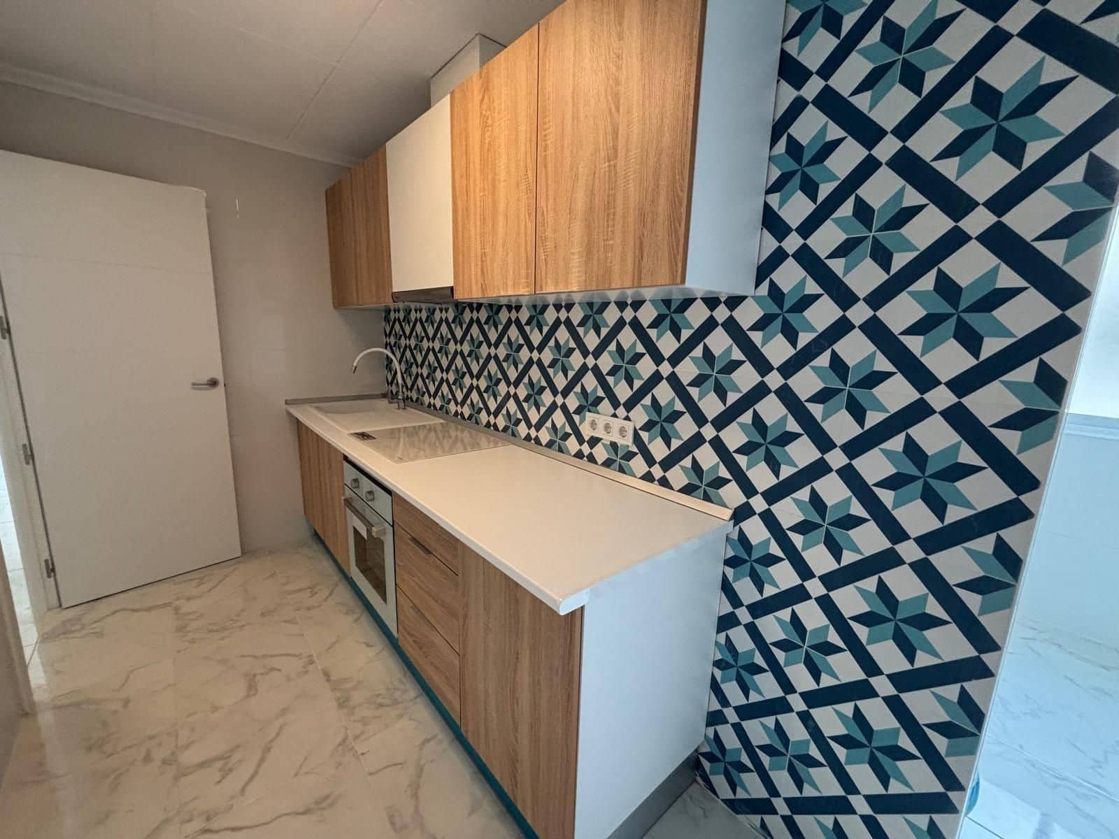 3 chambre Penthouse à vendre à Torrevieja avec piscine - 335 000 € (Ref: 9513761)