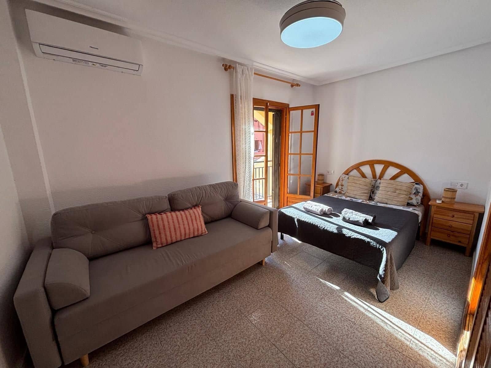 2 sypialnia Apartament na sprzedaż w Torrevieja z basenem - 219 000 € (Ref: 9513762)