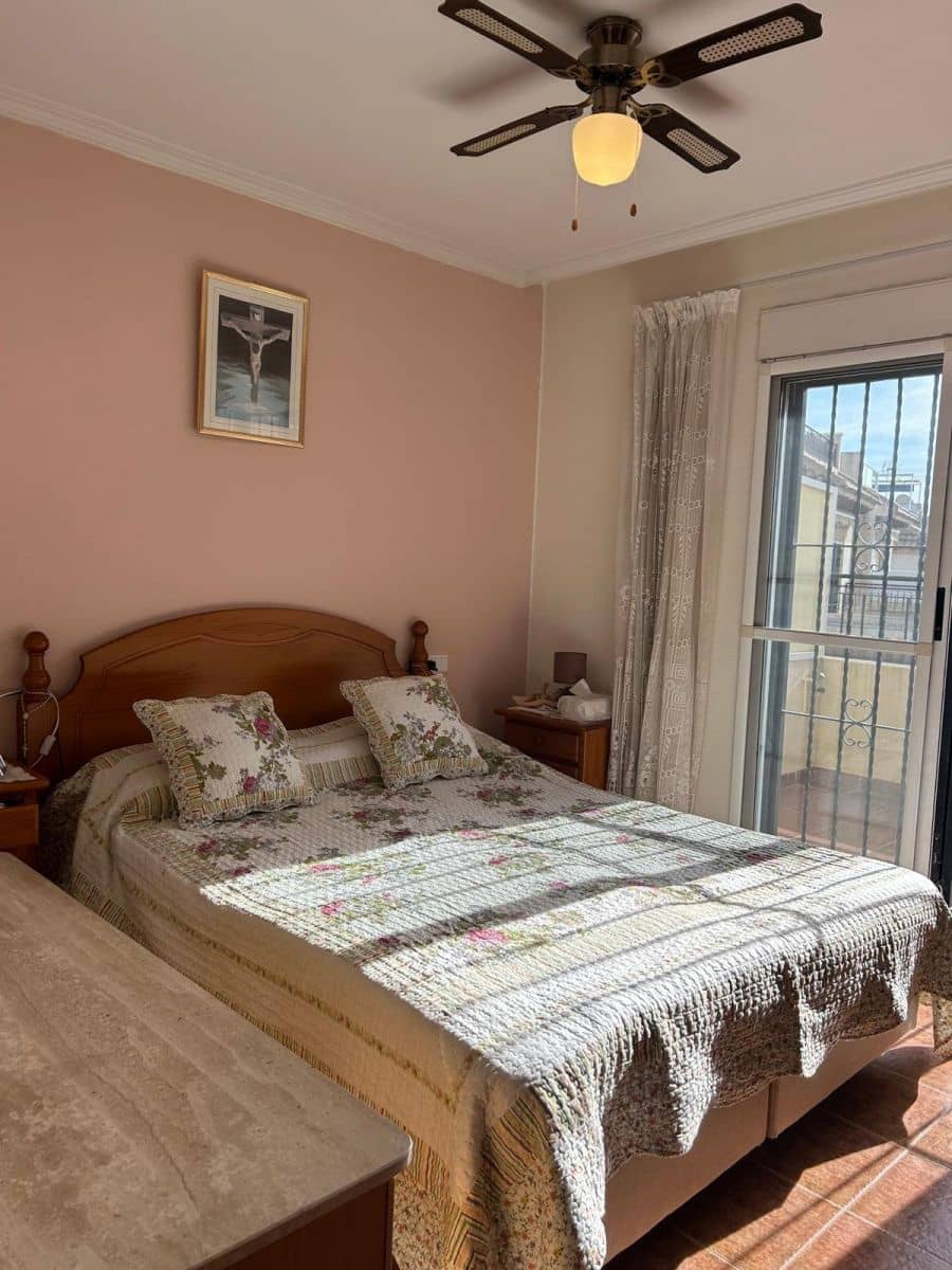 2 makuuhuone Huoneisto myytävänä paikassa Orihuela Costa mukana uima-altaan - 199 000 € (Ref: 9513763)