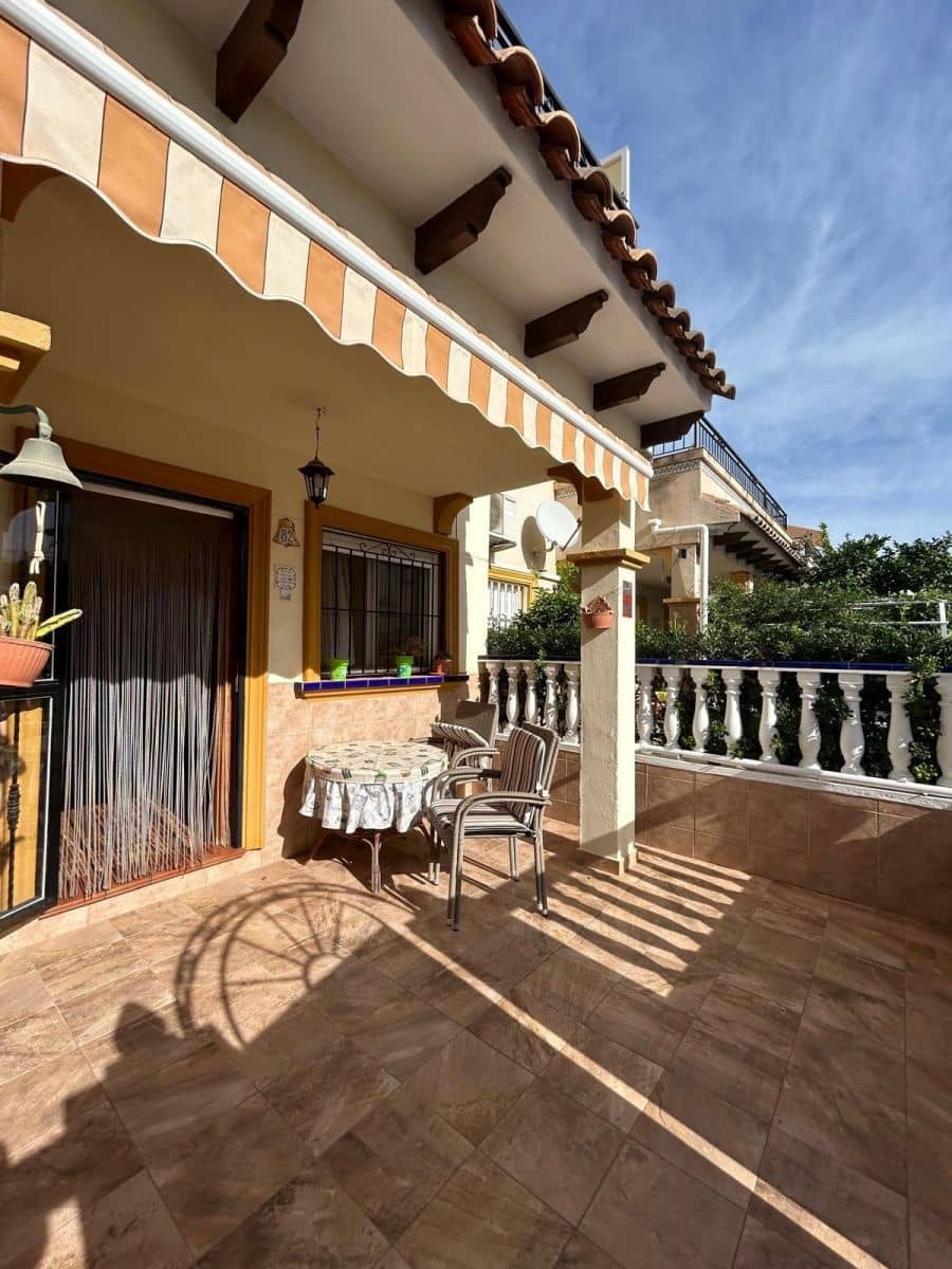 2 soveværelse Lejlighed til salg i Orihuela Costa med swimmingpool - € 199.000 (Ref: 9513763)