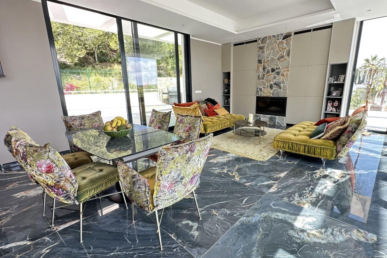 6 bedroom Villa for sale in Las Colinas Golf with garage - € 2,195,000 (Ref: 9513771)