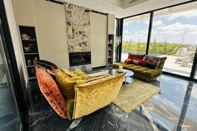 6 bedroom Villa for sale in Las Colinas Golf, Orihuela with garage - € 2,195,000 (Ref: 9513771)