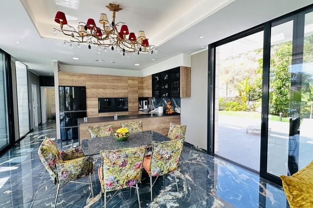 6 Zimmer Villa zu verkaufen in Las Colinas Golf, Orihuela mit Garage - 2.195.000 € (Ref: 9513771)