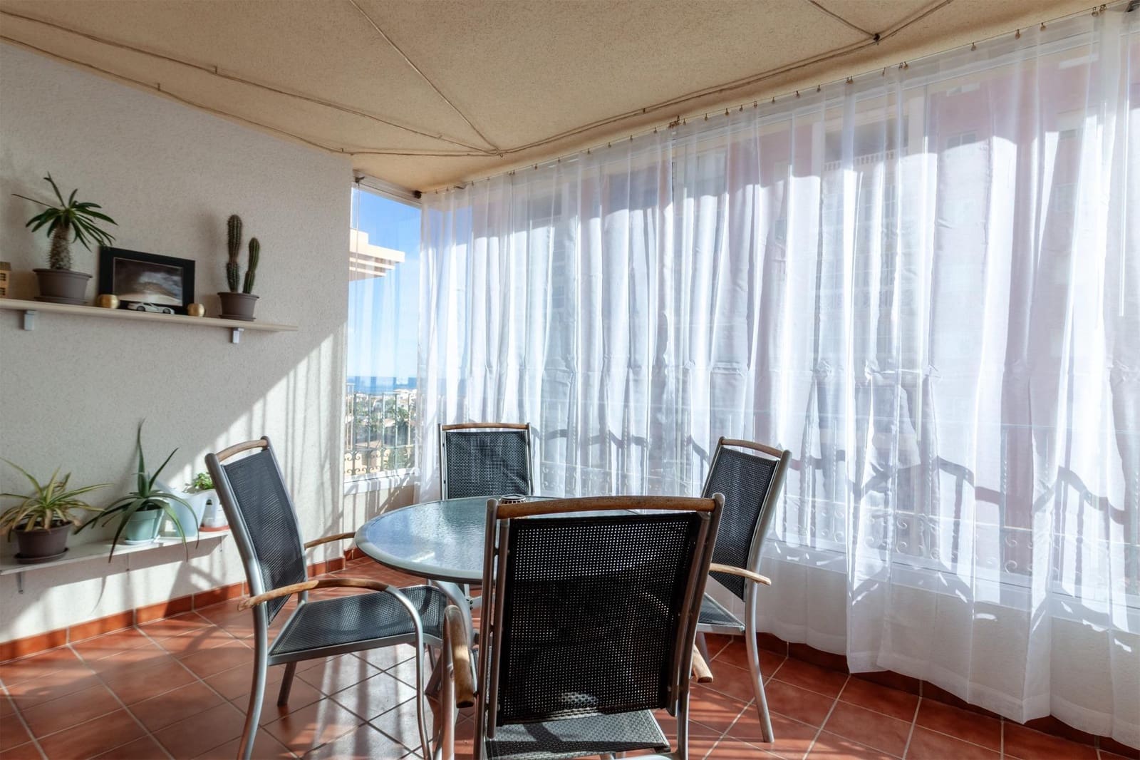 3 makuuhuone Huoneisto myytävänä paikassa Torrevieja mukana uima-altaan - 259 900 € (Ref: 9513777)