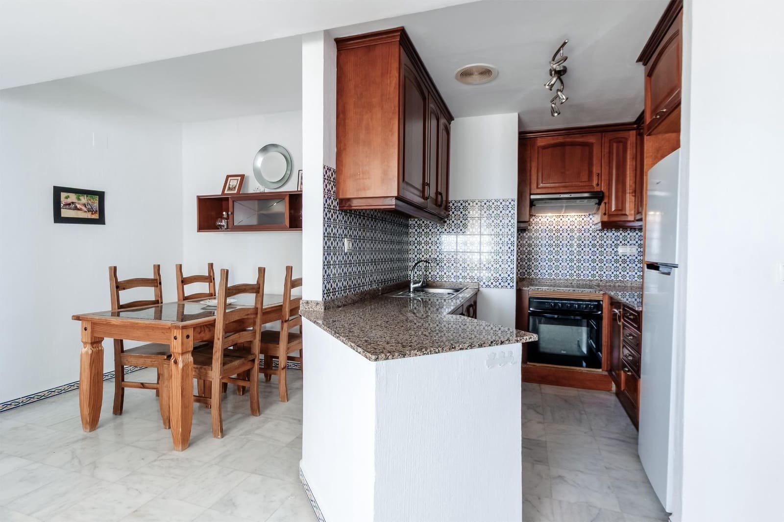 3 makuuhuone Huoneisto myytävänä paikassa Torrevieja mukana uima-altaan - 259 900 € (Ref: 9513777)