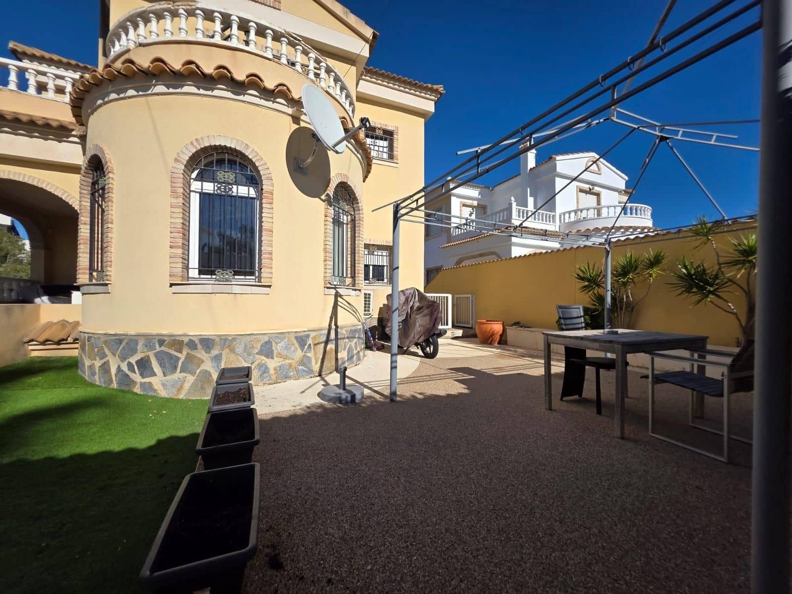 4 sypialnia Willa na sprzedaż w Orihuela Costa z basenem - 348 900 € (Ref: 9513788)