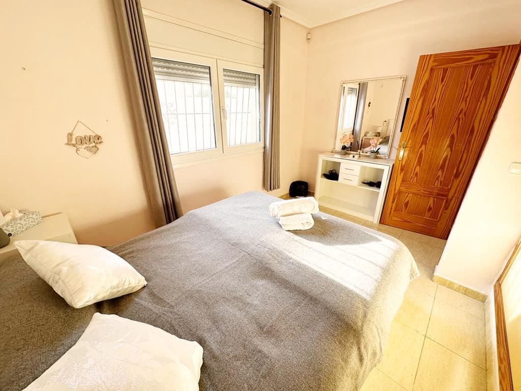 3 bedroom Villa for sale in Gea y Truyols - € 315,000 (Ref: 9513818)