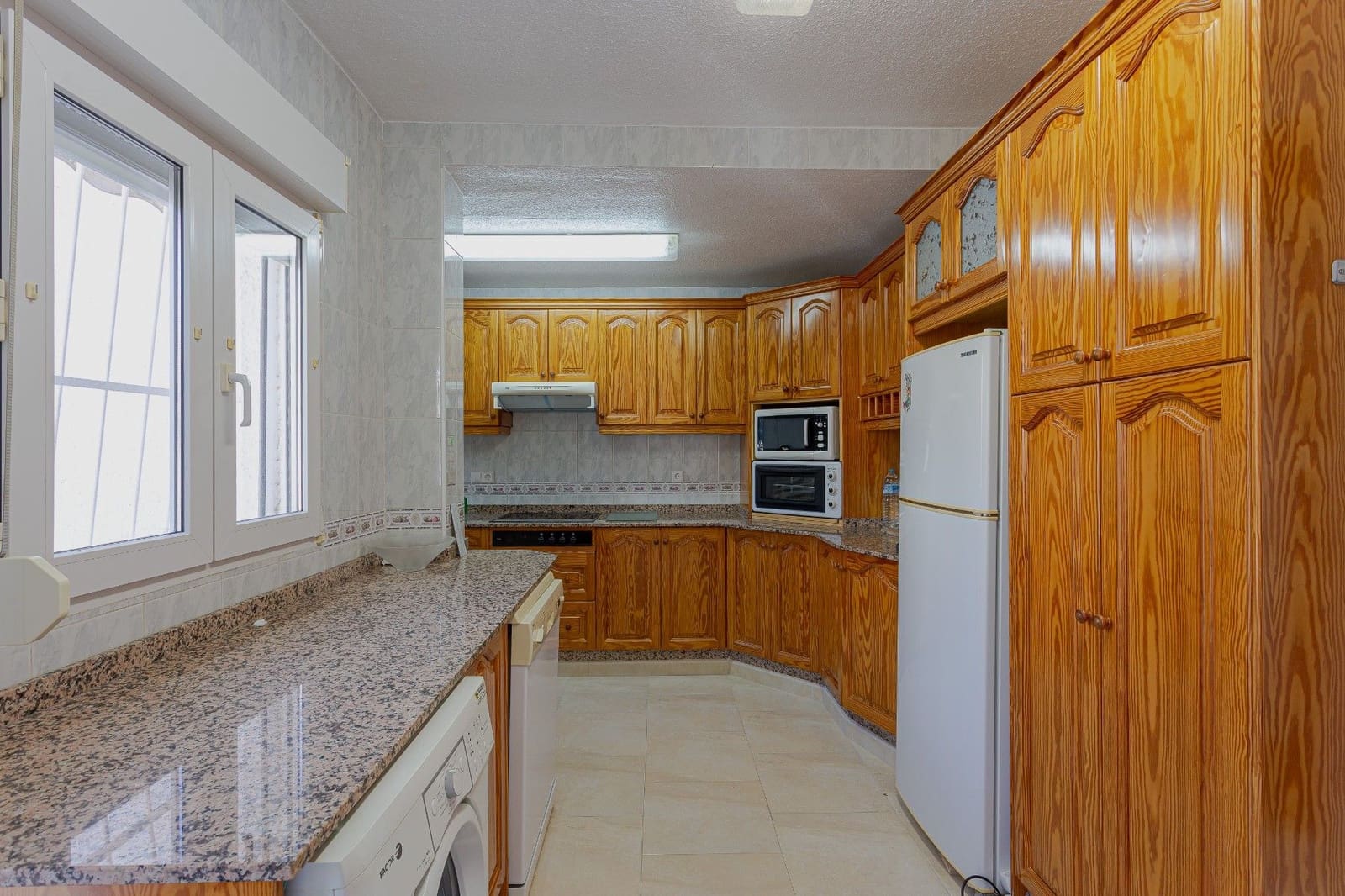 3 bedroom Villa for sale in Torrevieja - € 415,000 (Ref: 9513835)