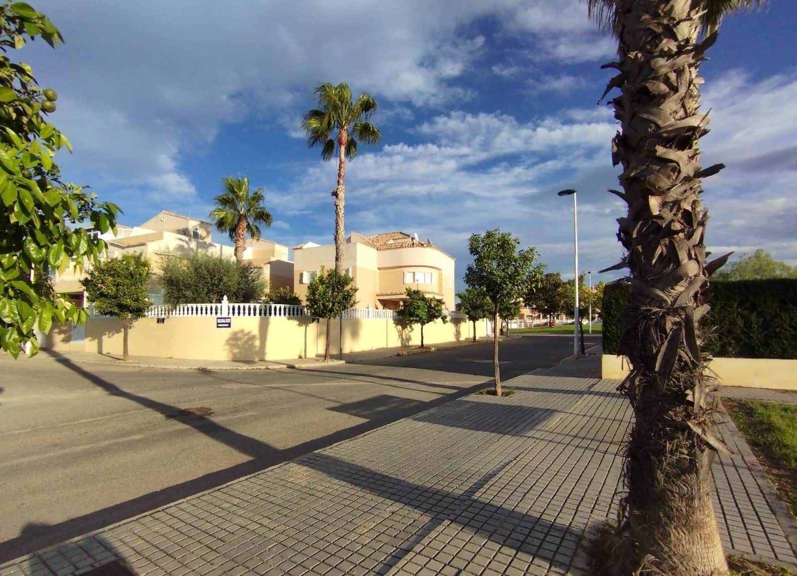 6 sypialnia Willa na sprzedaż w Torrevieja z basenem - 539 000 € (Ref: 9513838)