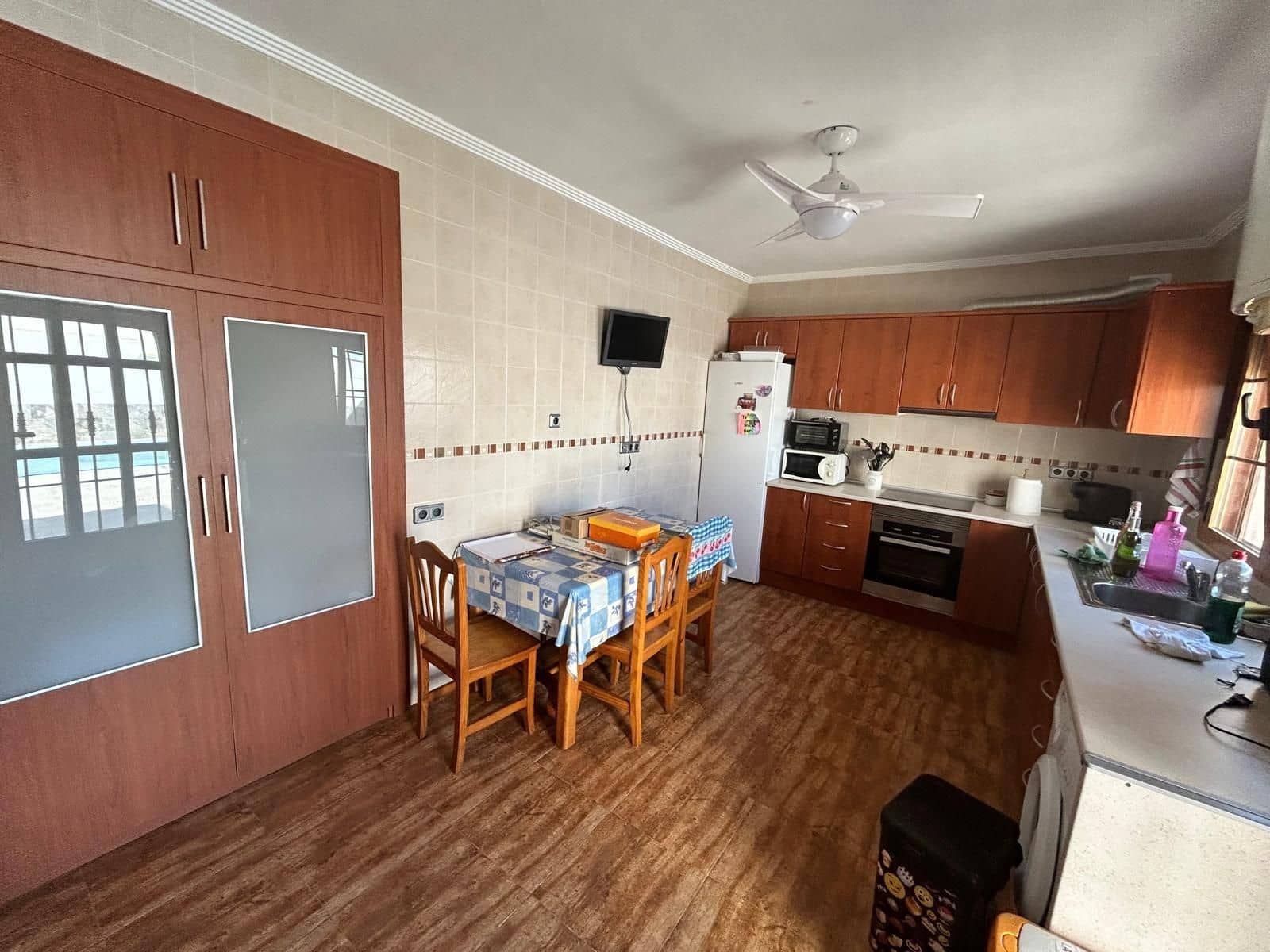 4 bedroom Villa for sale in Los Alcazares with pool - € 260,000 (Ref: 9513857)