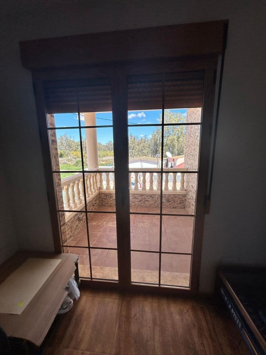 Chalet de 4 habitaciones en Los Alcázares en venta con piscina - 260.000 € (Ref: 9513857)