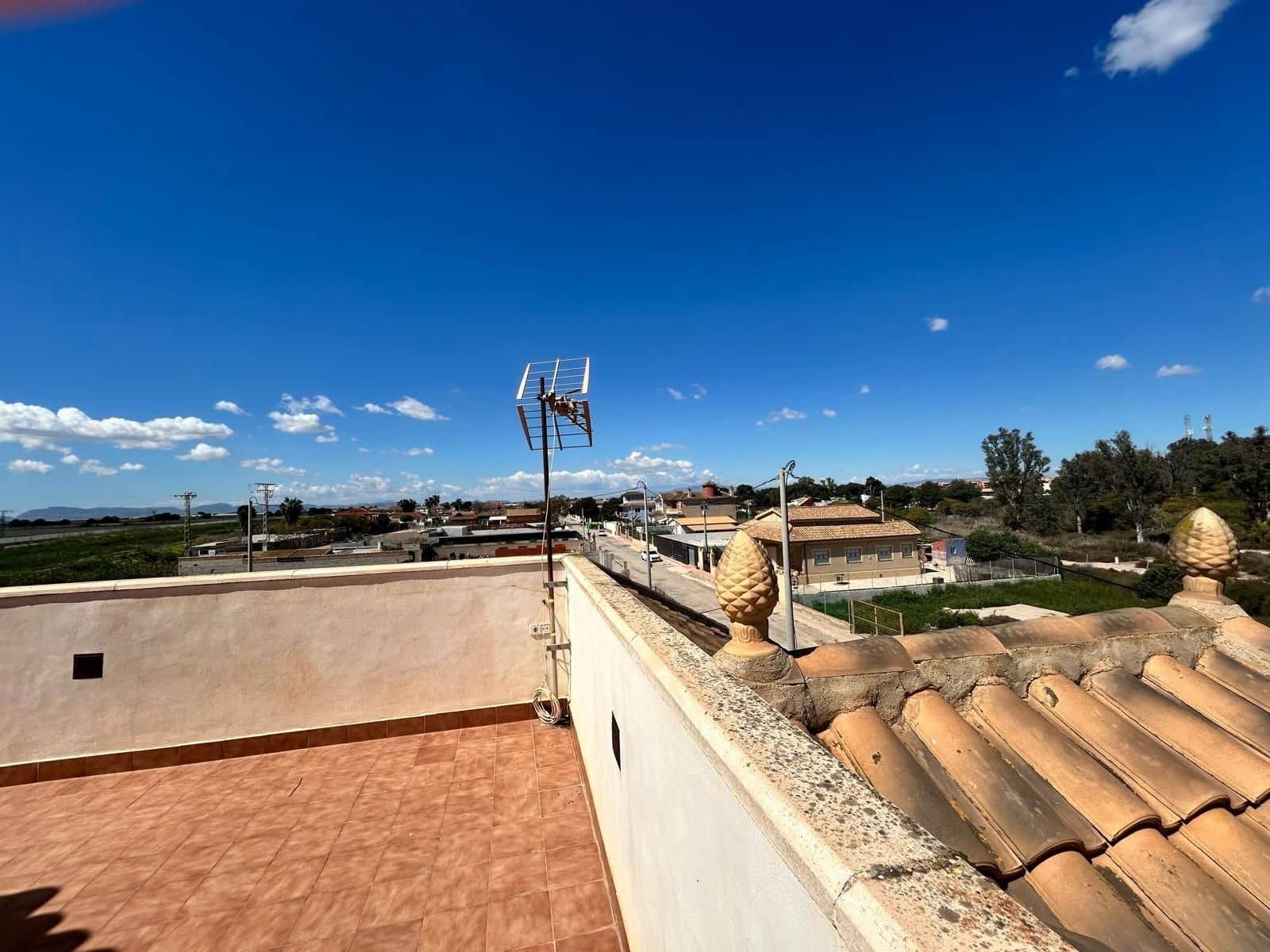 Chalet de 4 habitaciones en Los Alcázares en venta con piscina - 260.000 € (Ref: 9513857)