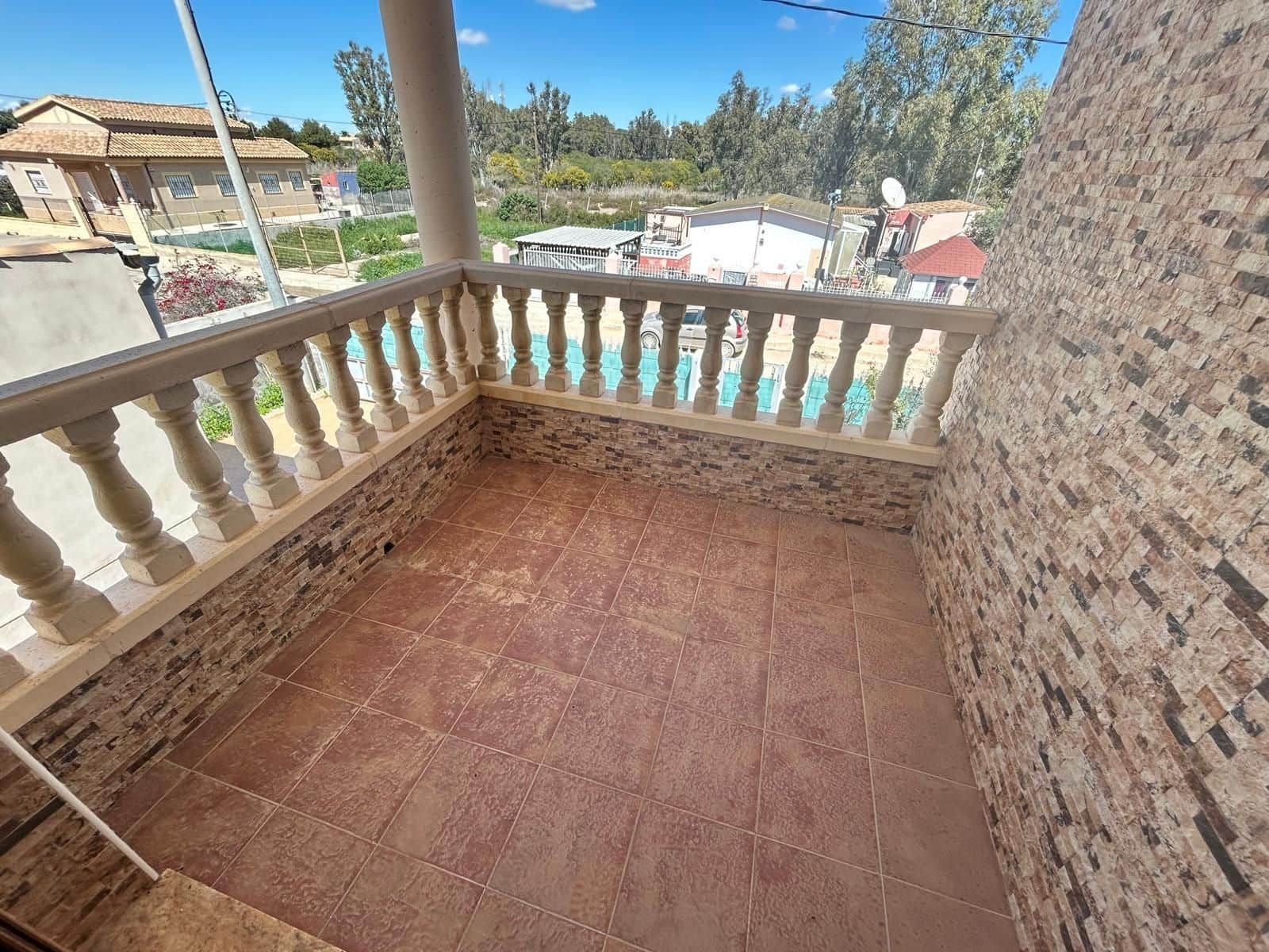 Chalet de 4 habitaciones en Los Alcázares en venta con piscina - 260.000 € (Ref: 9513857)