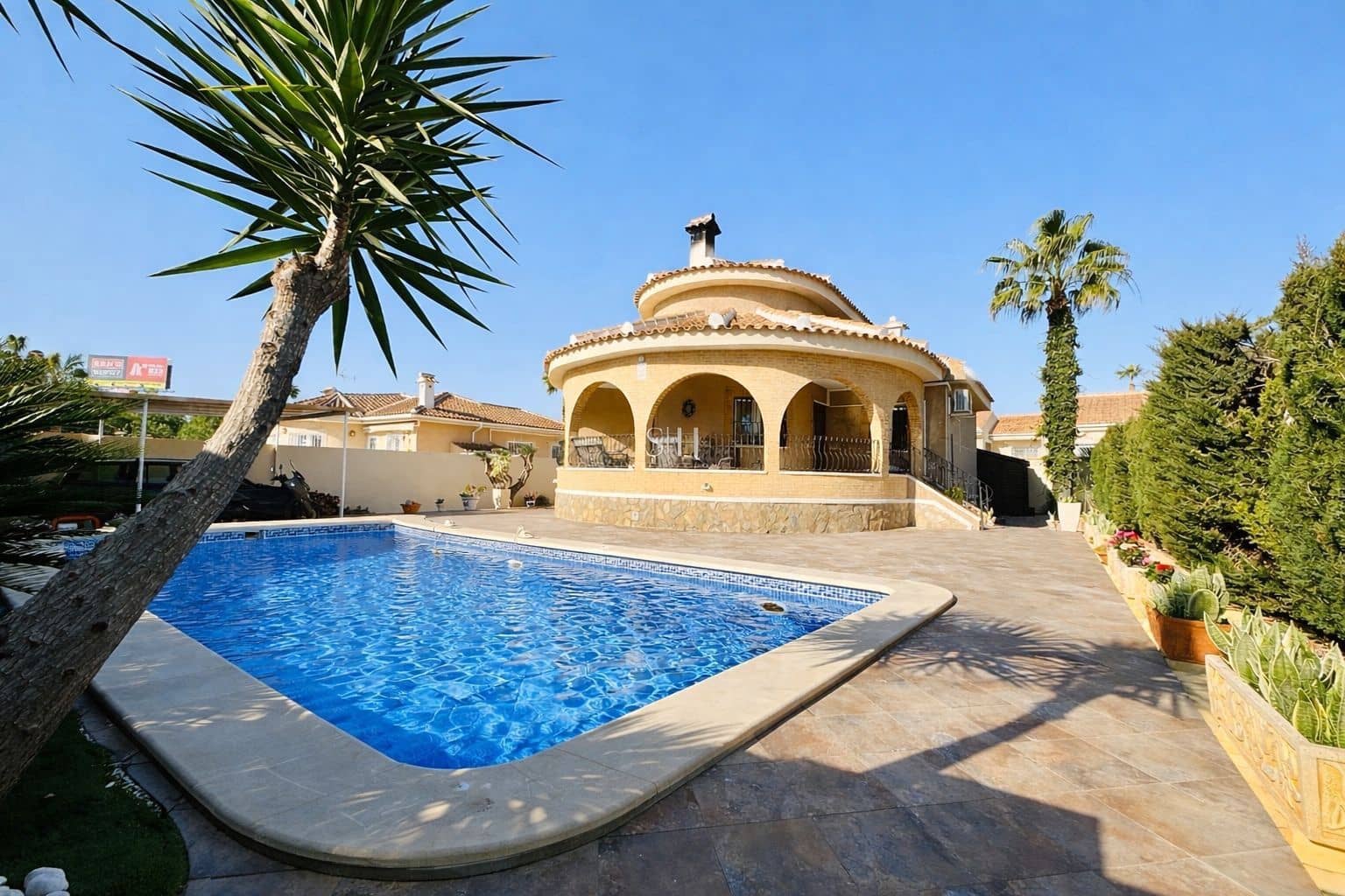 3 bedroom Villa for sale in Benijofar with pool - € 325,000 (Ref: 9513898)