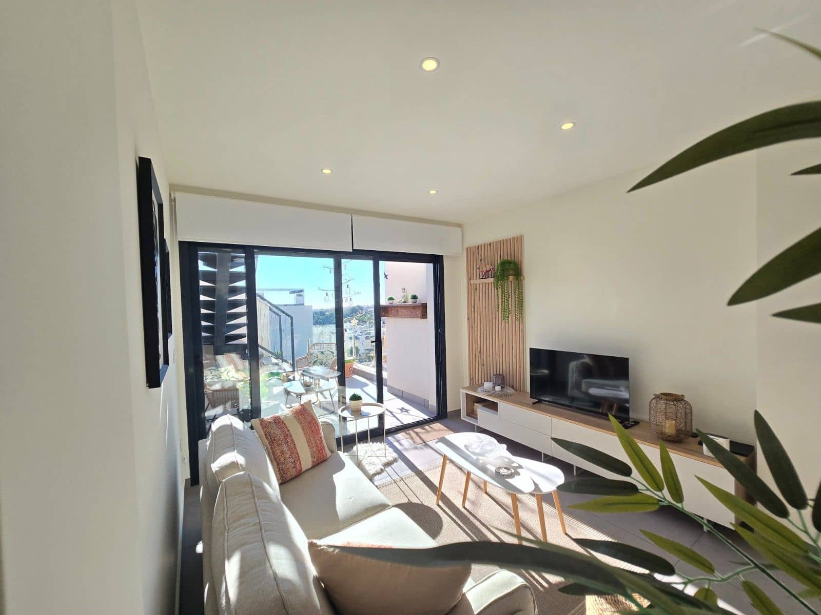 Apartamento de 2 habitaciones en Filipinas en venta con piscina garaje - 335.000 € (Ref: 9513907)