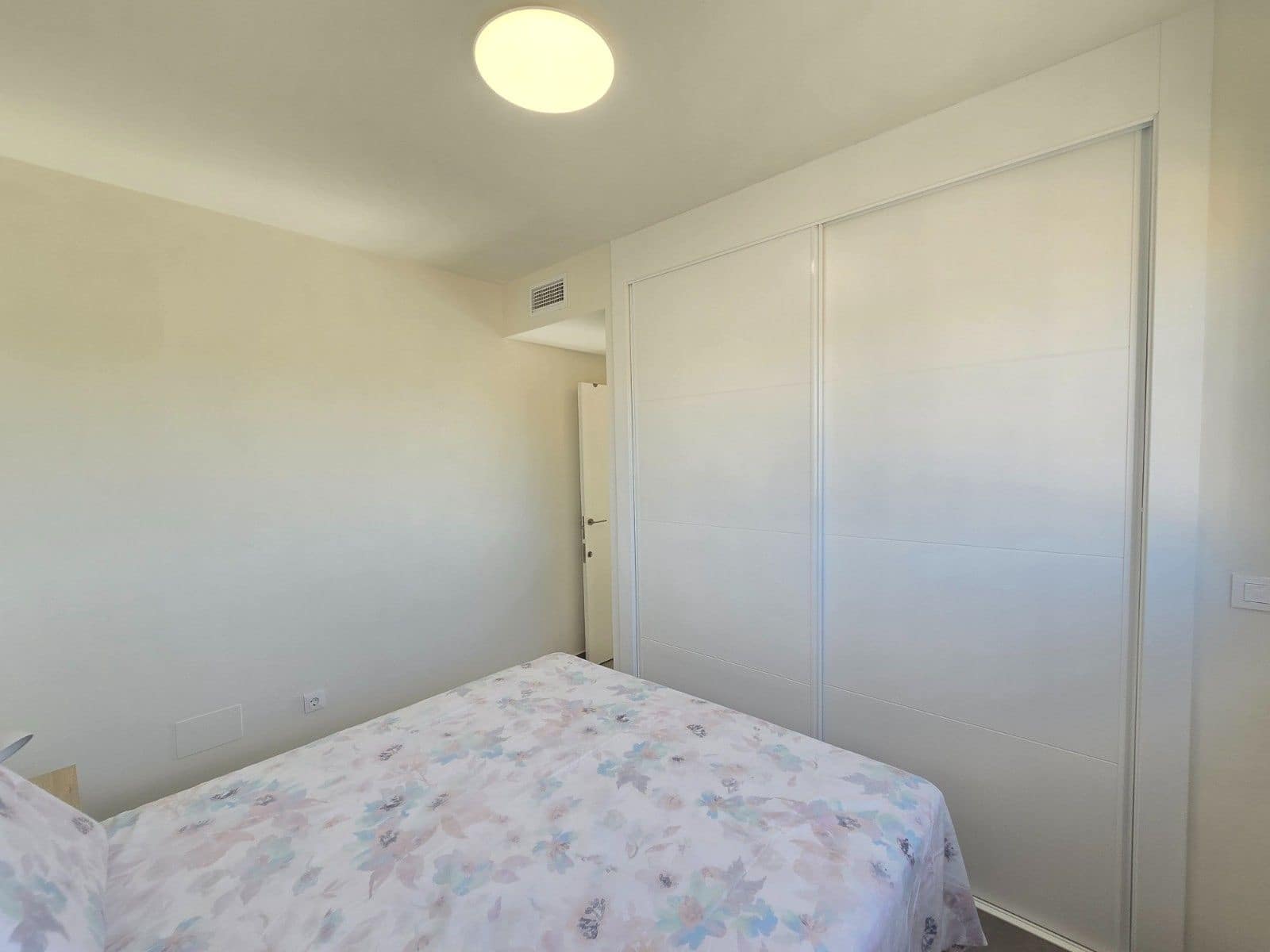 Apartamento de 2 habitaciones en Filipinas en venta con garaje - 335.000 € (Ref: 9513908)