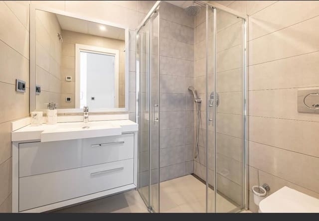 2 bedroom Apartment for sale in Playa Poniente, Benidorm - € 580,000 (Ref: 9513915)