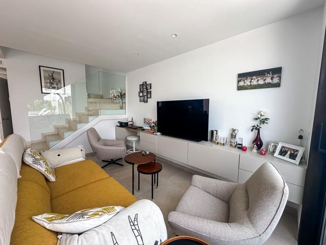 3 makuuhuone Huvila myytävänä paikassa Los Alcázares mukana uima-altaan - 429 000 € (Ref: 9513917)