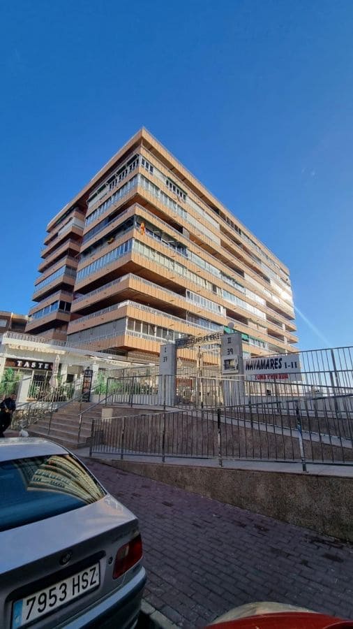 3 sypialnia Penthouse na sprzedaż w Torrevieja z basenem - 330 000 € (Ref: 9513918)