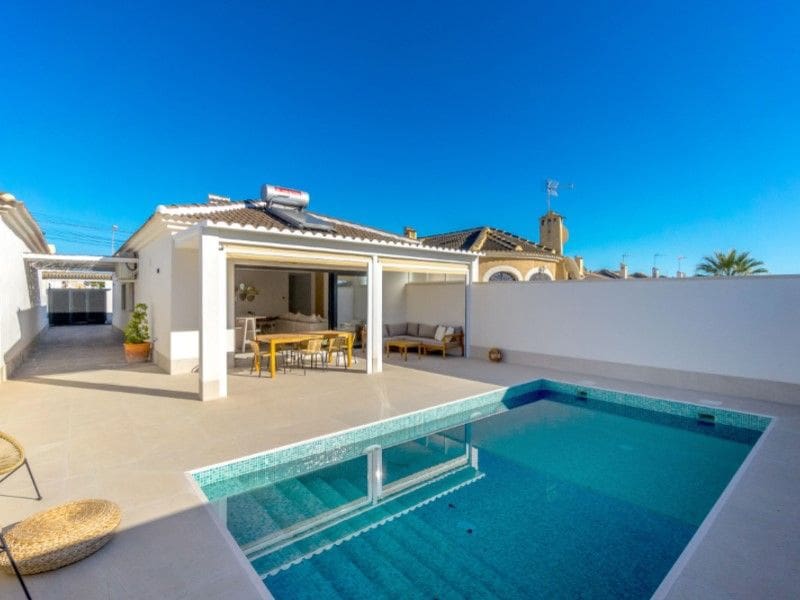 3 bedroom Villa for sale in Torrevieja - € 499,000 (Ref: 9513928)