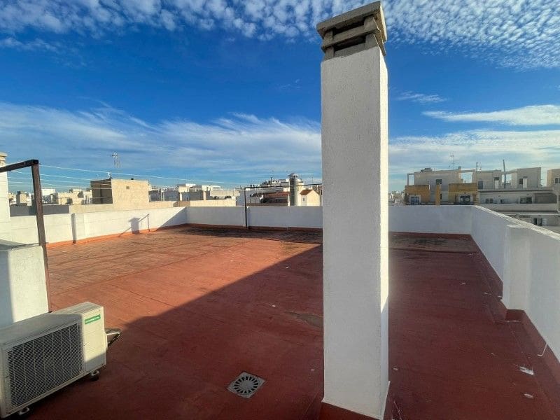 Apartamento de 4 habitaciones en Torrevieja en venta - 270.000 € (Ref: 9513930)