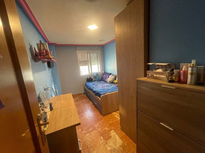 Apartamento de 4 habitaciones en Torrevieja en venta - 270.000 € (Ref: 9513930)