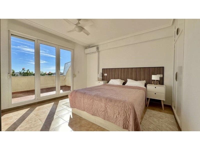 2 Zimmer Penthouse zu verkaufen in Punta Prima - 247.000 € (Ref: 9513931)