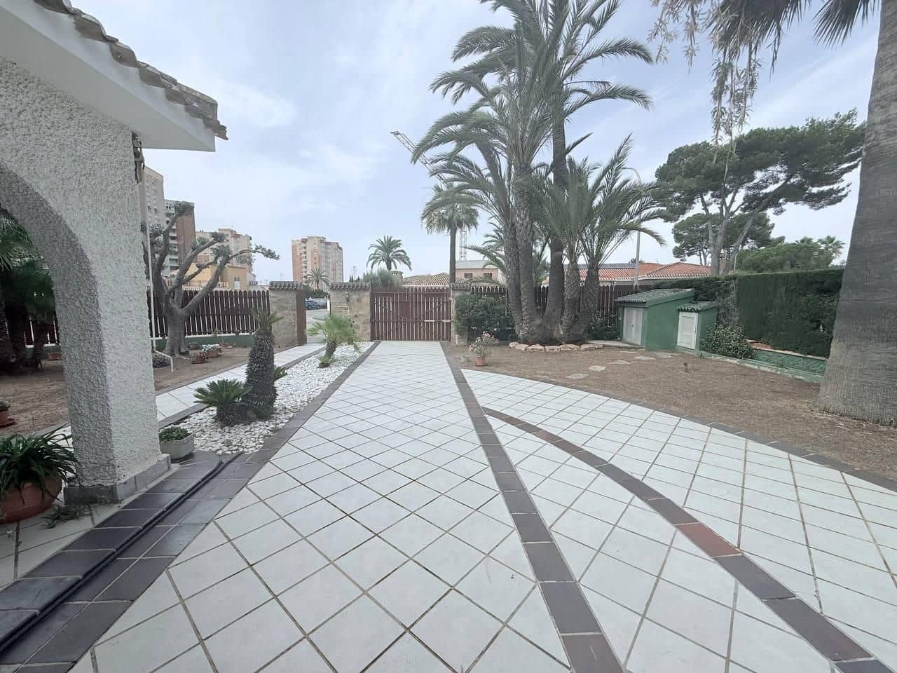 4 soveværelse Villa til salg i Campoamor - € 799.000 (Ref: 9513934)