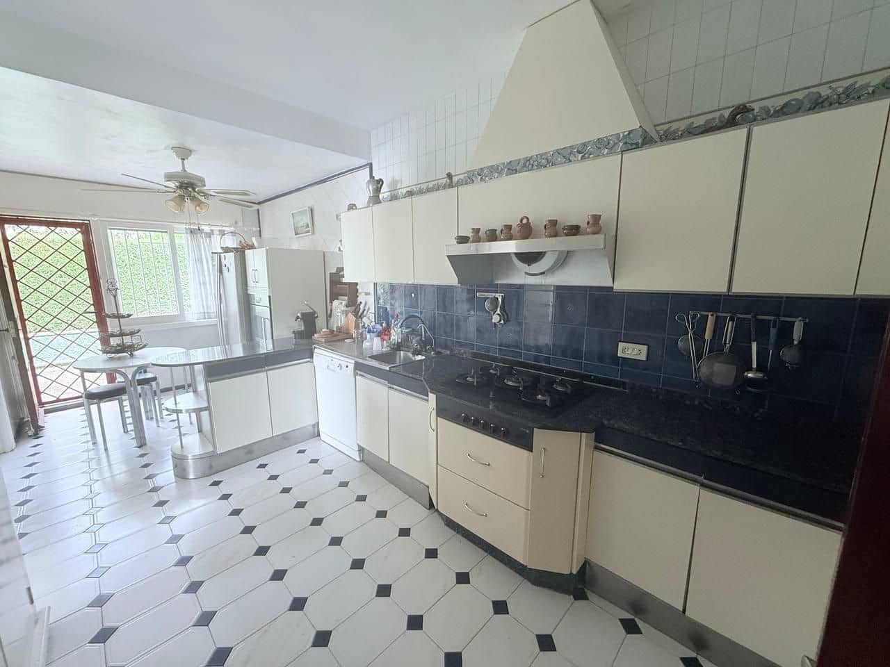 4 soveværelse Villa til salg i Campoamor - € 799.000 (Ref: 9513934)