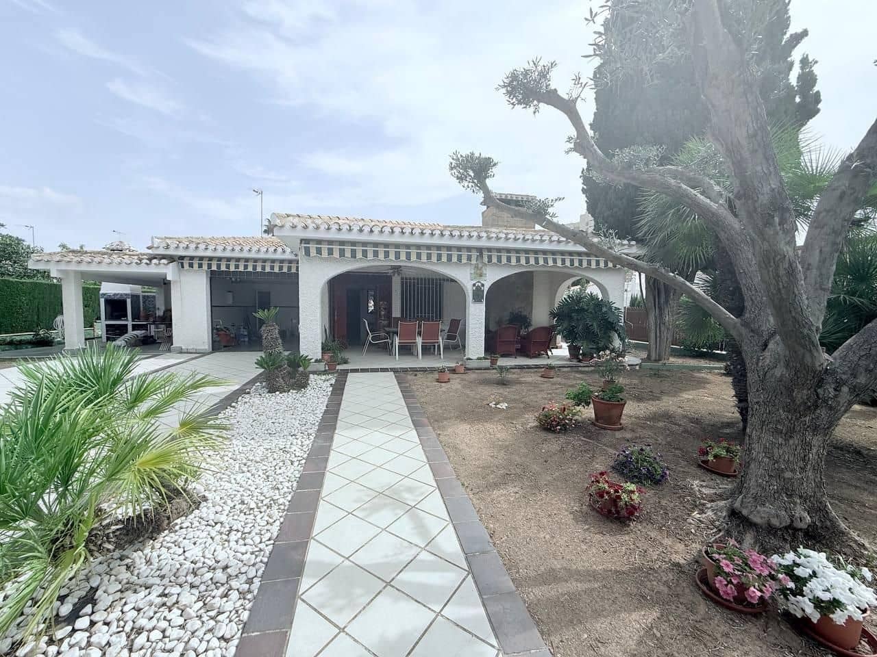 4 soveværelse Villa til salg i Campoamor - € 799.000 (Ref: 9513934)
