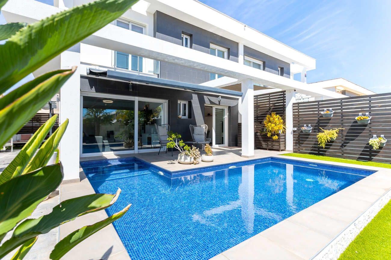 3 soverom Villa til salgs i Santa Pola med svømmebasseng - € 405 000 (Ref: 9513935)