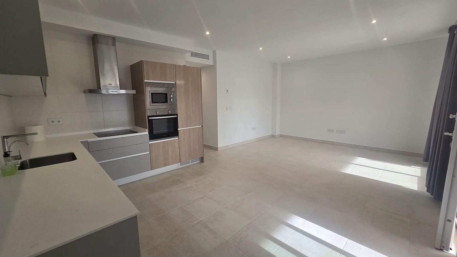 Ático de 2 habitaciones en Pilar de la Horadada en venta - 249.900 € (Ref: 9513945)