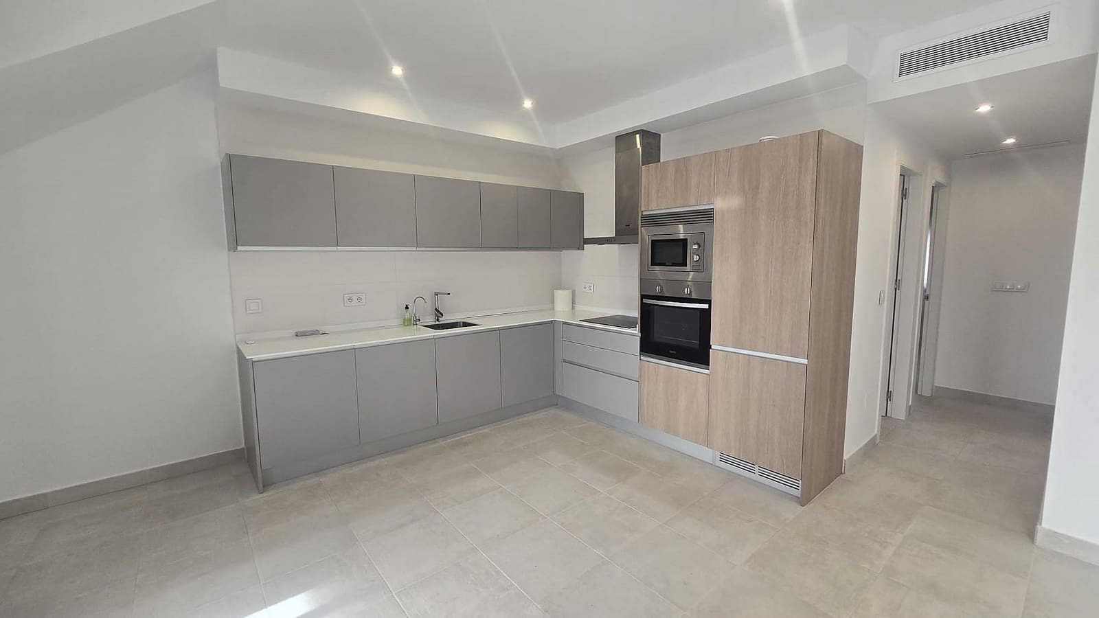 Ático de 2 habitaciones en Pilar de la Horadada en venta - 249.900 € (Ref: 9513945)