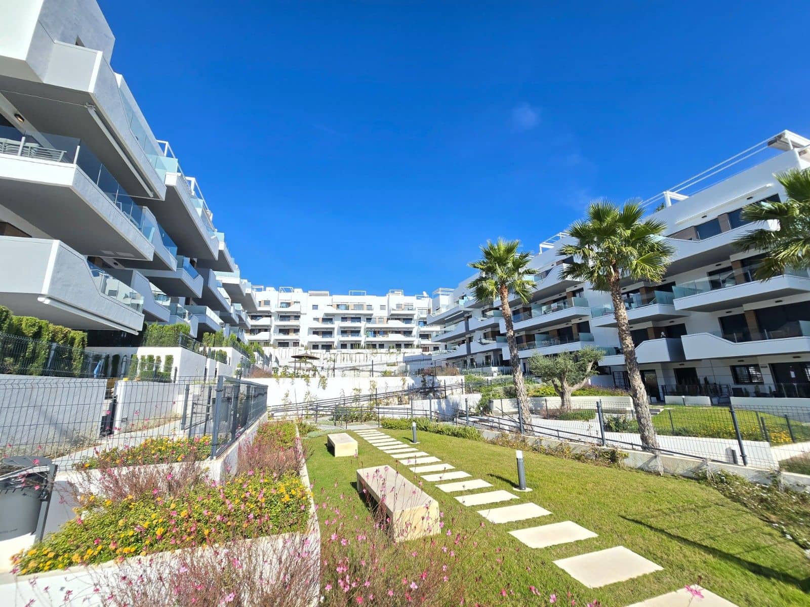 2 bedroom Apartment for sale in Filipinas with pool garage - € 265,000 (Ref: 9513955)