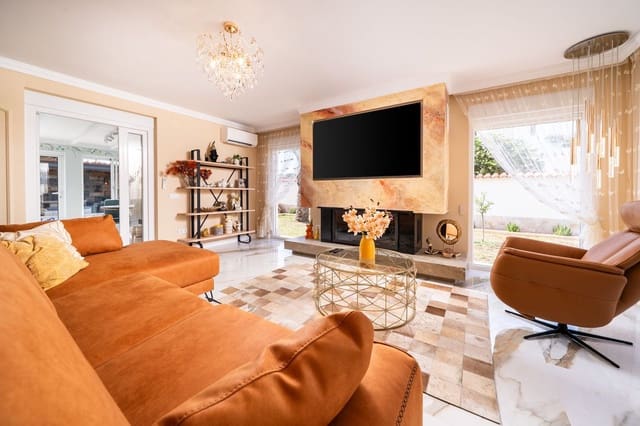 4 quarto Moradia para venda em El Chaparral - La Siesta - La Torreta, Torrevieja com piscina - 1 350 000 € (Ref: 9513969)