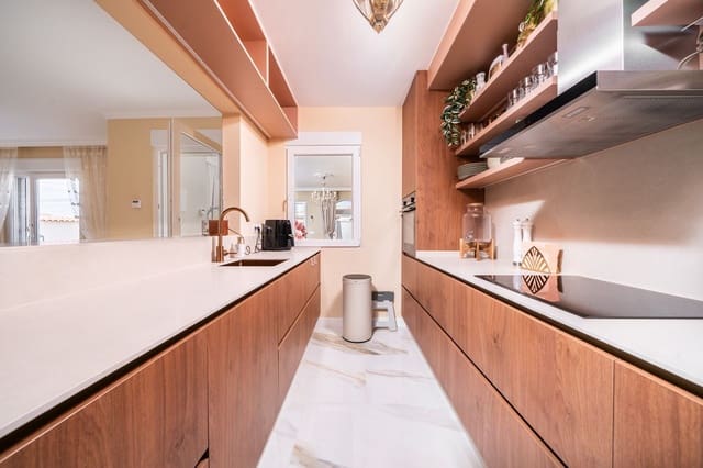 4 quarto Moradia para venda em El Chaparral - La Siesta - La Torreta, Torrevieja com piscina - 1 350 000 € (Ref: 9513969)