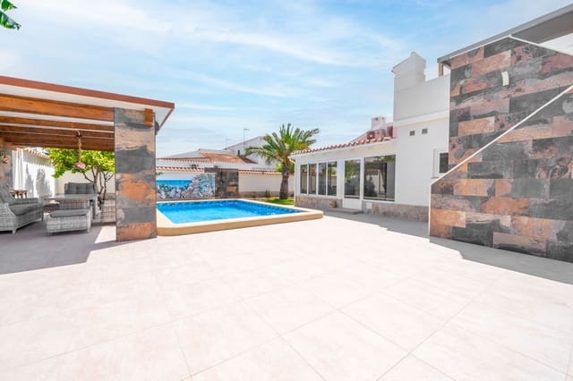 4 soverom Villa til salgs i El Chaparral - La Siesta - La Torreta, Torrevieja med svømmebasseng - € 1 350 000 (Ref: 9513969)
