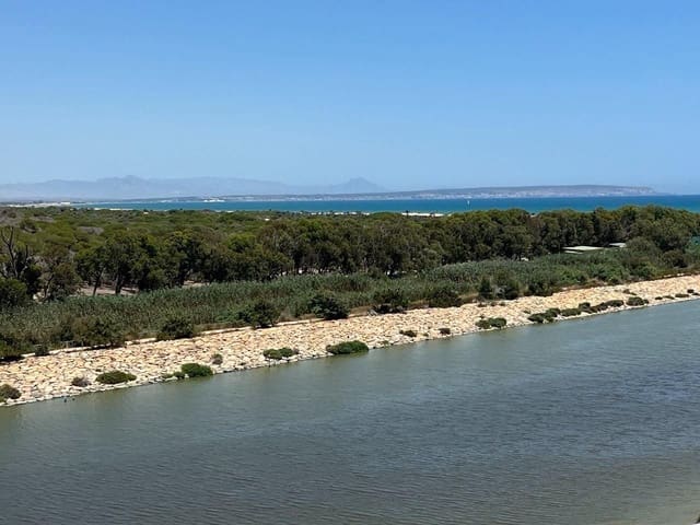 2 makuuhuone Kattohuoneisto myytävänä paikassa Puerto Deportivo, Guardamar del Segura - 225 000 € (Ref: 9513972)