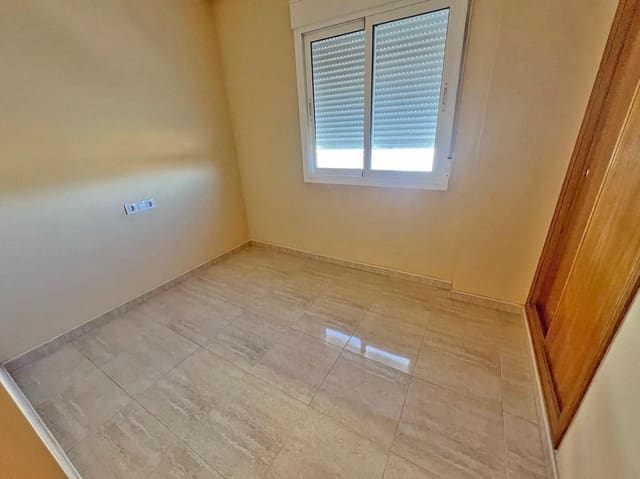 2 quarto Penthouse para venda em Puerto Deportivo, Guardamar del Segura - 225 000 € (Ref: 9513972)