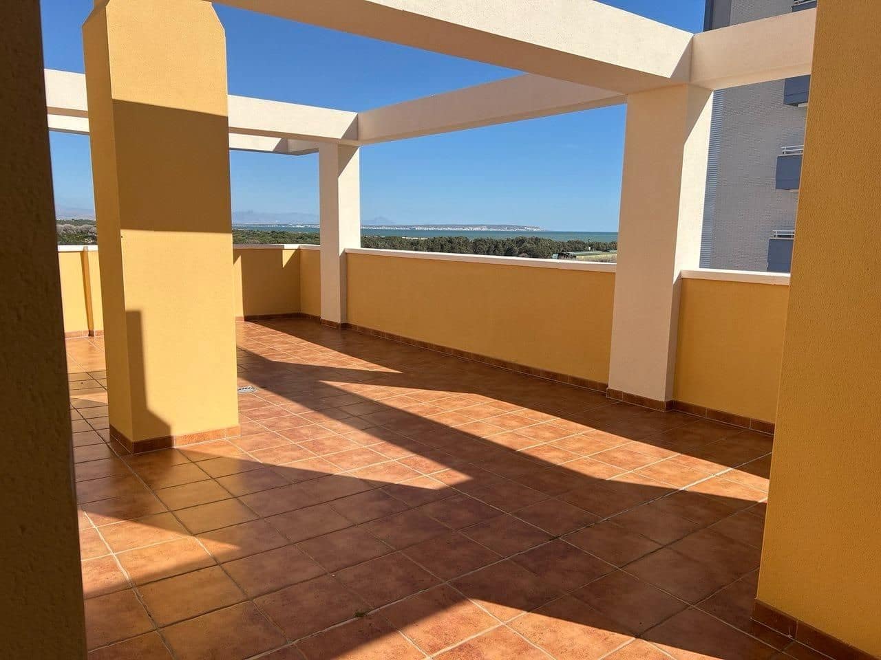 2 bedroom Penthouse for sale in Guardamar del Segura - € 225,000 (Ref: 9513972)