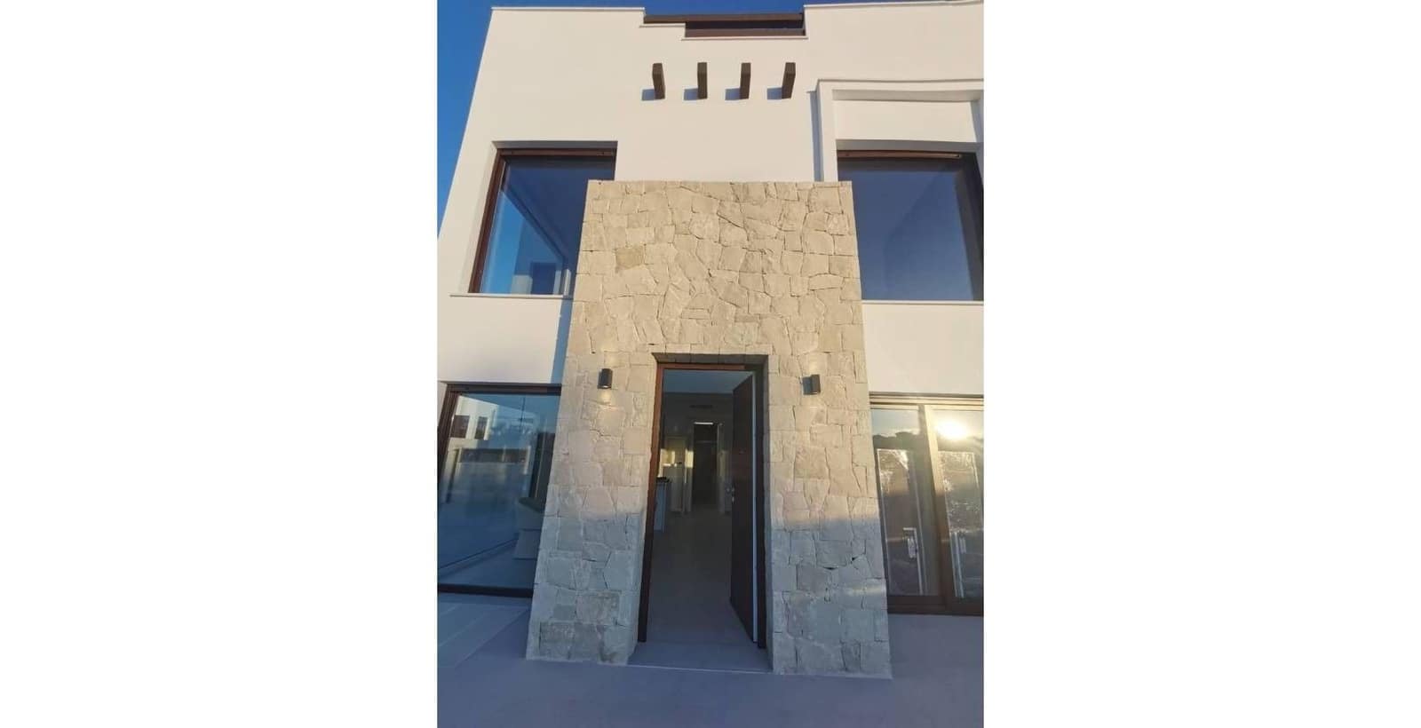 5 bedroom Villa for sale in Los Montesinos - € 780,000 (Ref: 9513983)