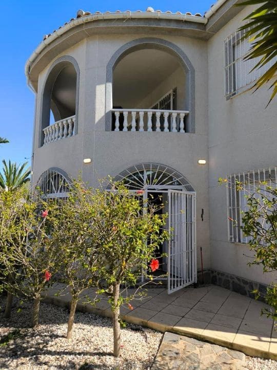 5 bedroom Villa for sale in El Chaparral with pool - € 499,000 (Ref: 9513985)