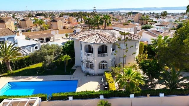 5 soverom Villa til salgs i El Chaparral, Torrevieja med svømmebasseng - € 550 000 (Ref: 9513985)
