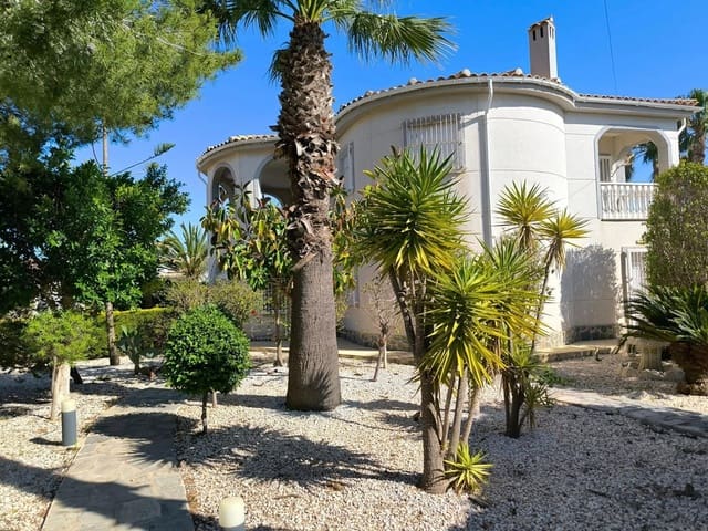 5 soverom Villa til salgs i El Chaparral, Torrevieja med svømmebasseng - € 550 000 (Ref: 9513985)
