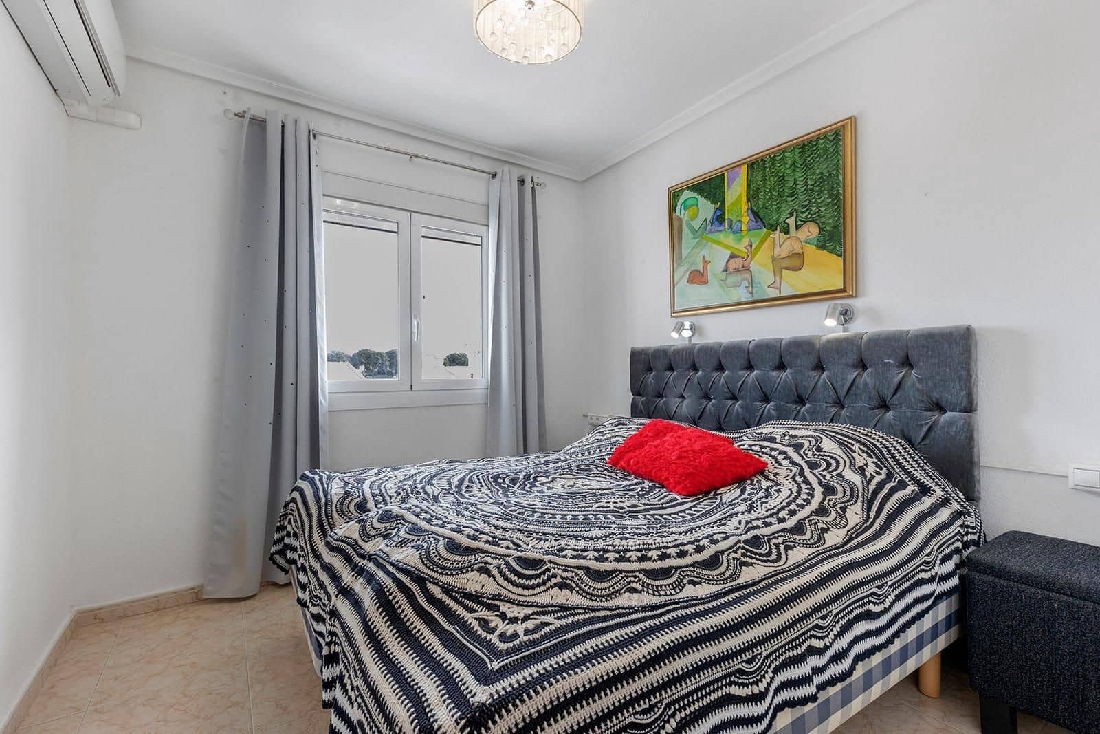 5 sypialnia Willa na sprzedaż w Torrevieja z basenem - 395 000 € (Ref: 9513994)