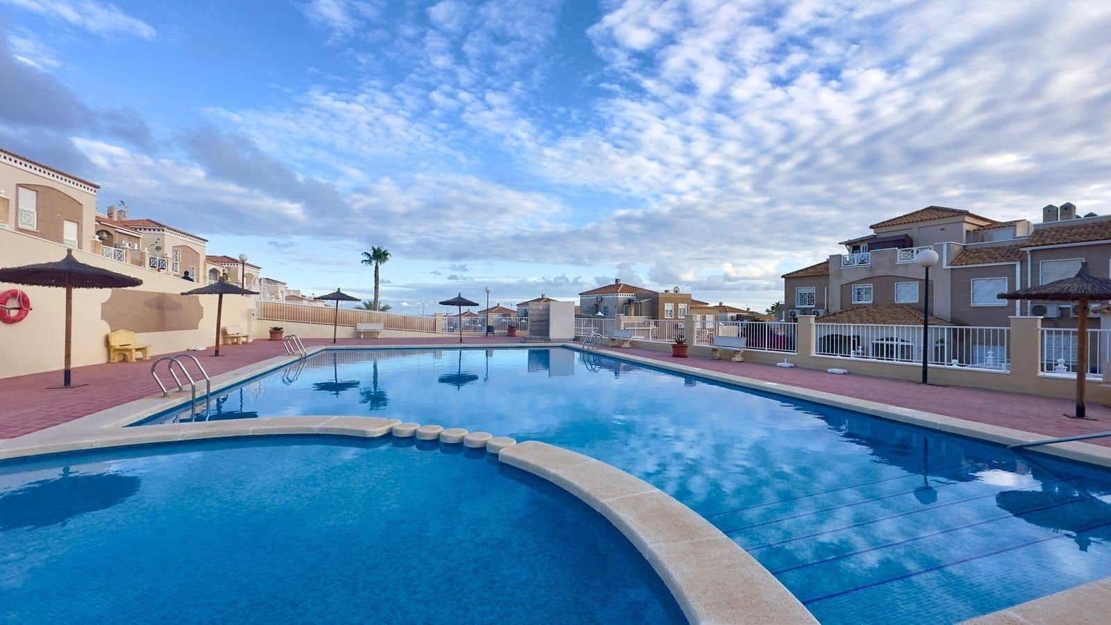 2 slaapkamer Bungalow te koop in Torrevieja met zwembad - € 199.900 (Ref: 9514007)